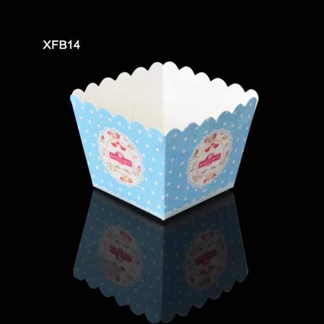 ly giấy cupcake vuông màu xanh 02